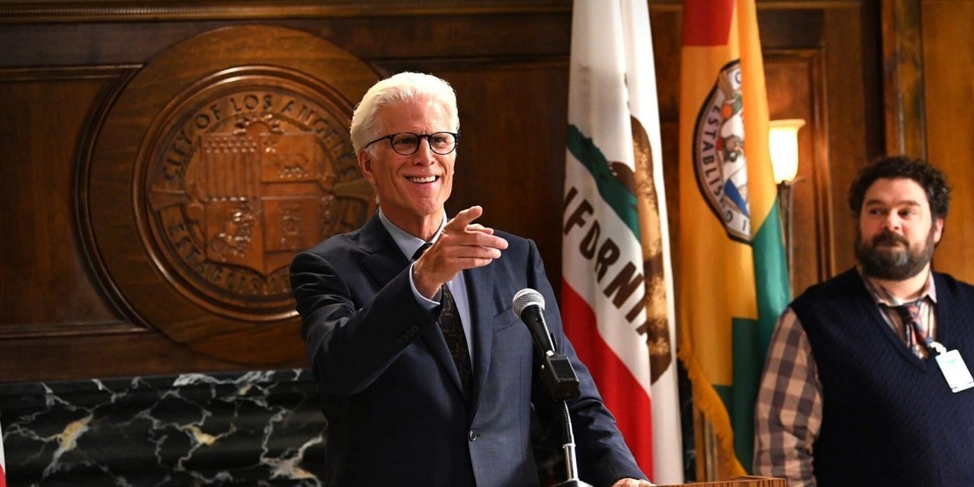 Ted Danson and Bobby Moynihan in Mister Mayor