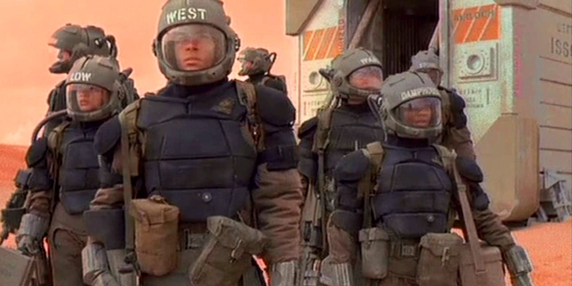 A group of Earth soldiers is sent to one of the extrasolar colonies.
