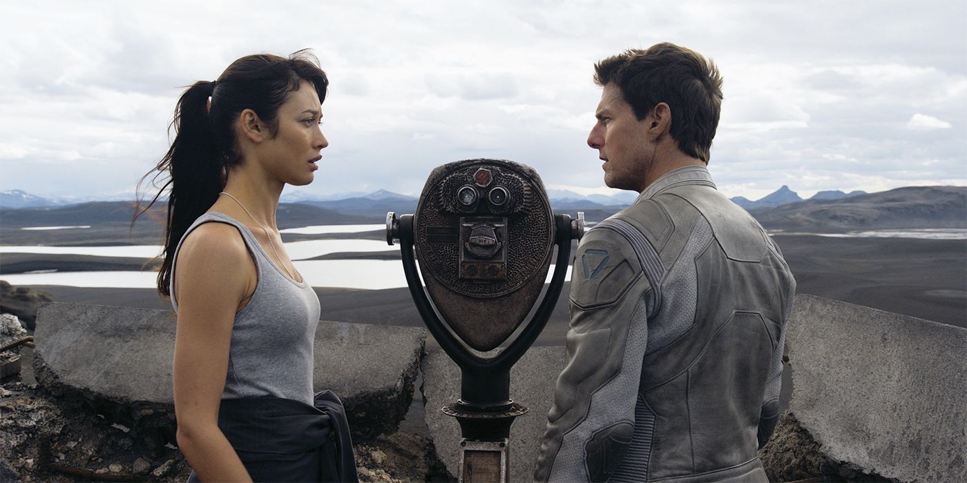 oblivion-tom-cruise-olga-kurilengo