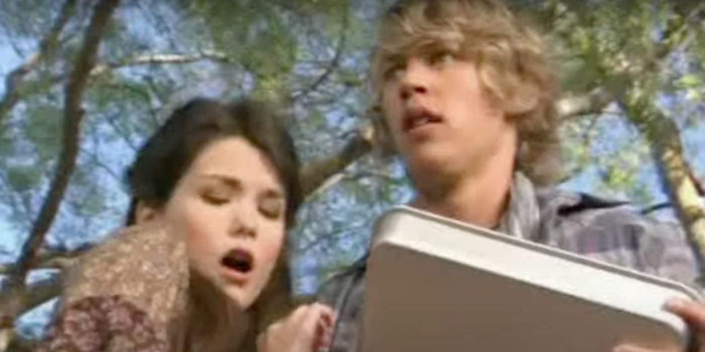 Austin Butler on Zeke and Luther