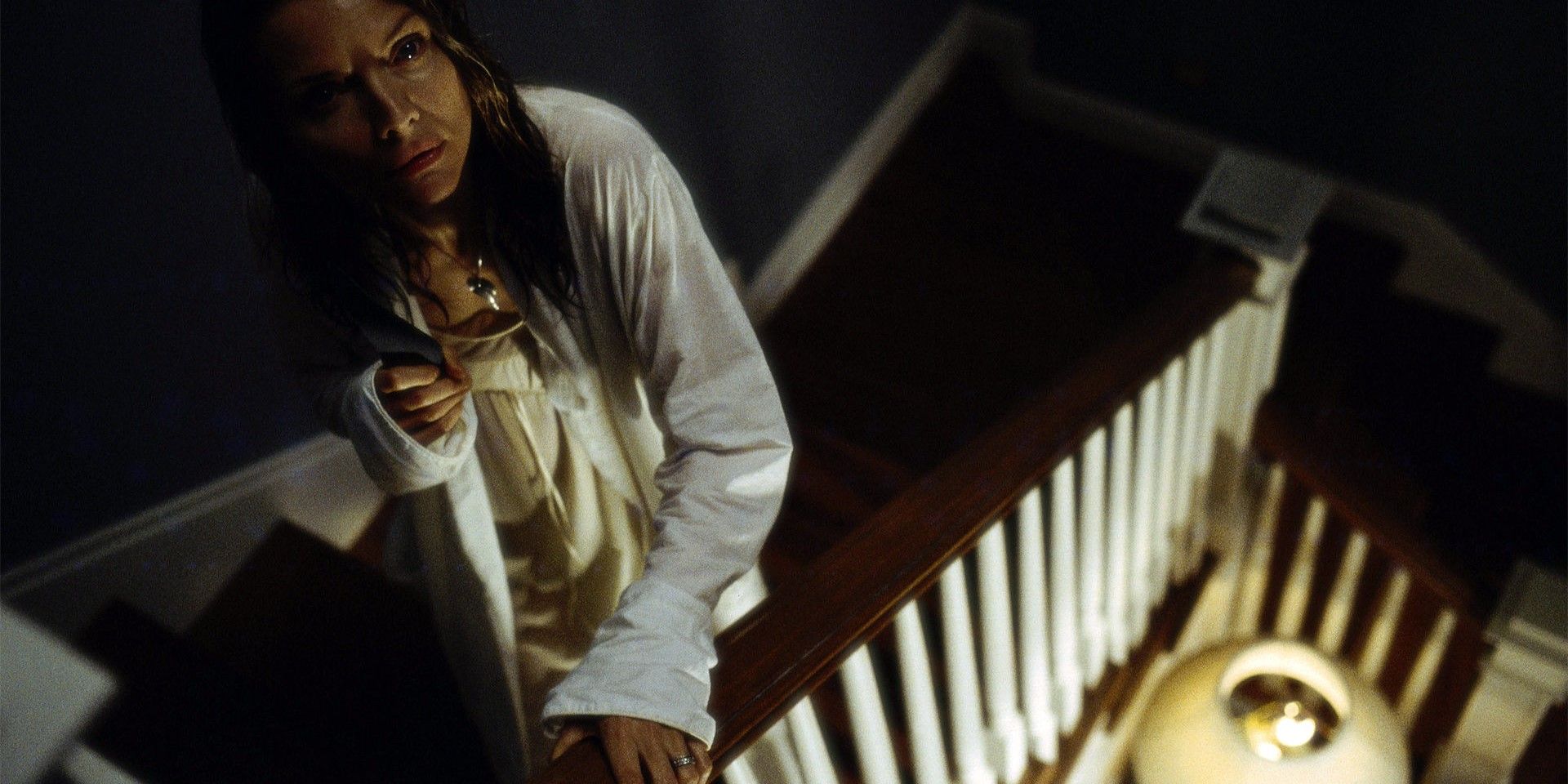 Michelle Pfeiffer as Claire Spencer in What Lies Beneath