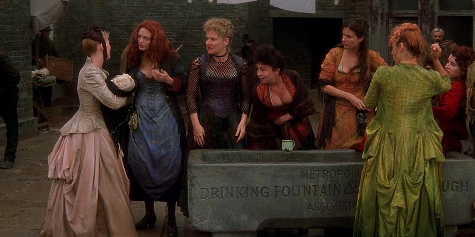 Scene from Hell with Heather Graham as Mary Kelly
