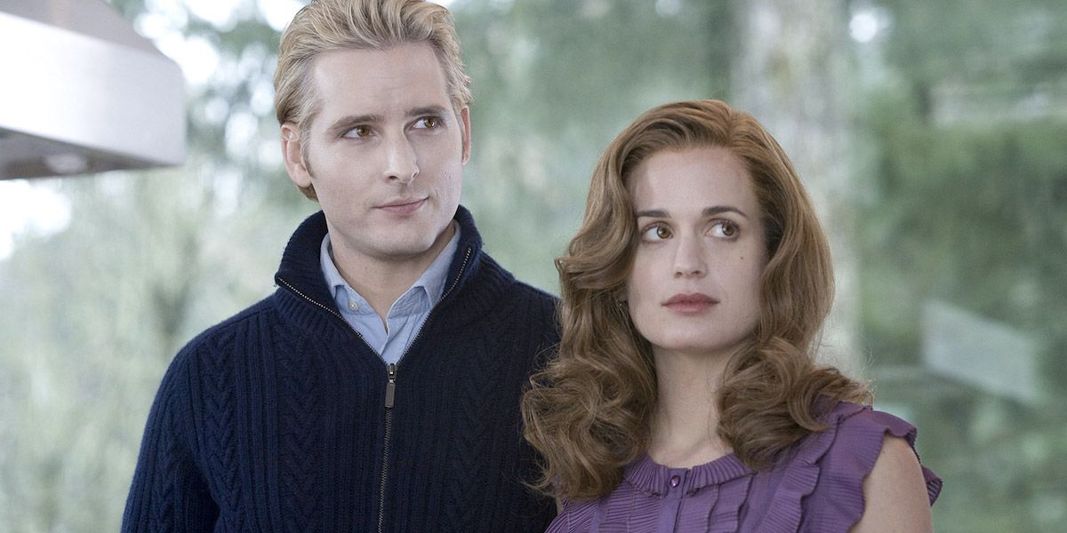 Carlisle (Peter Facinelli) and Esme (Elizabeth Reaser) Cullen from the Twilight films