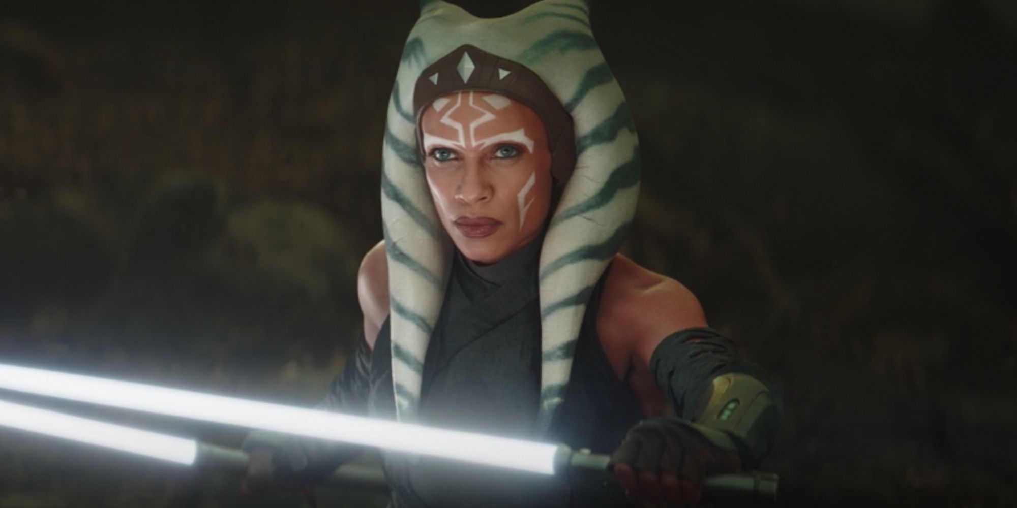 Ahsoka Tano with two white lightsabers