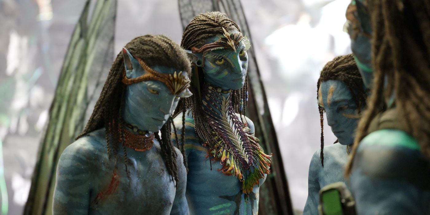 Jamie Flatters, Zoe Saldana as Neytiri and British Dalton in Avatar: The Way of the Water