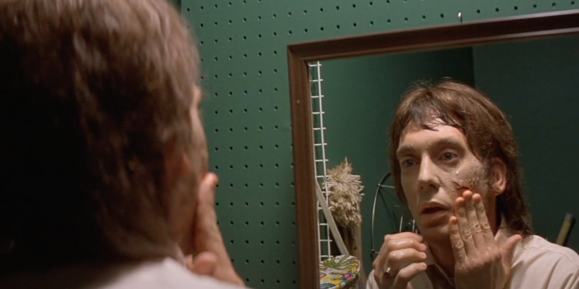 Mirror scene with poltergeist 