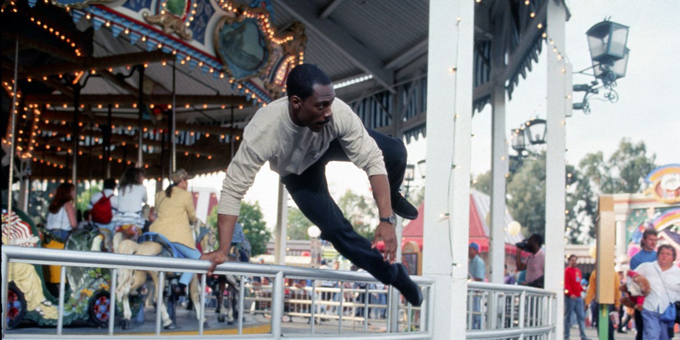 Eddie Murphy jumping the fence in Beverly Hills Wonder World Cop 3