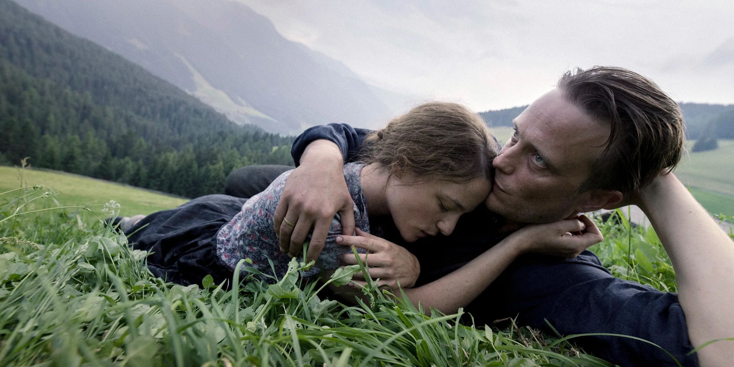 Franz and Franziska lie together in the grass