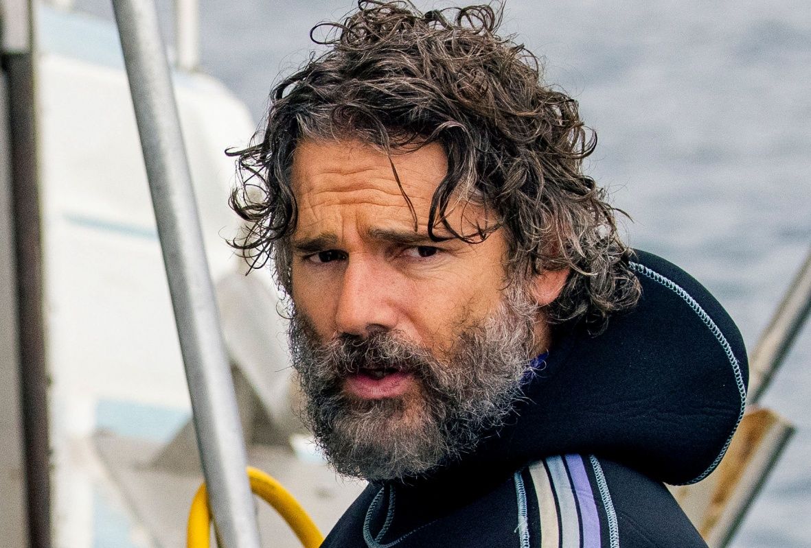 Eric Bana as Mack in Blueback