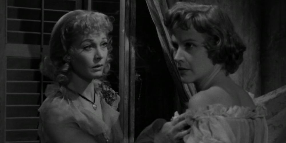 Vivien Leigh and Kim Hunter as Blanche and Stella in A Streetcar Named Desire