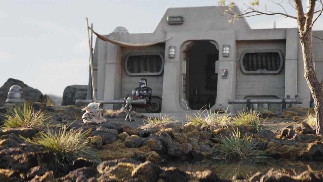 Dean Djarin and Grog in The Mandalorian Season 3