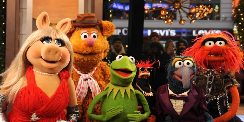 Kermit, Piggy, Fozzie, Gonzo, Pepe and Animal on ABC's The Muppets, 2015
