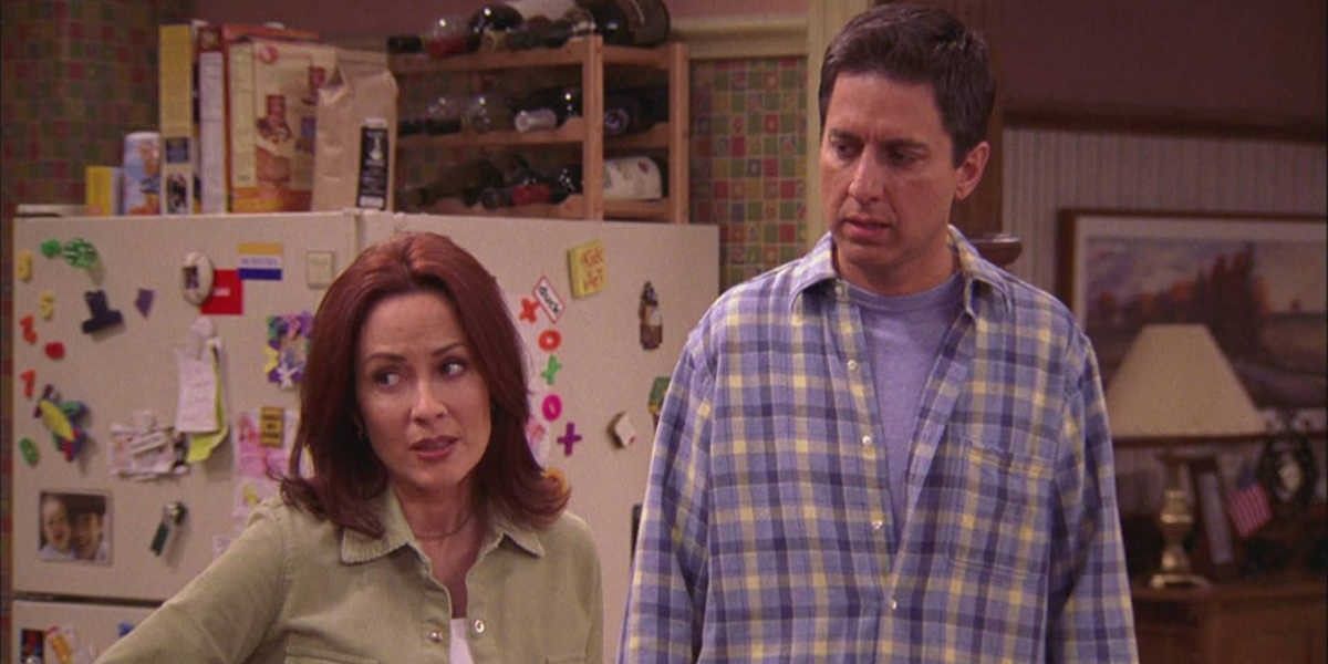 Debra and Ray in Everybody Loves Raymond