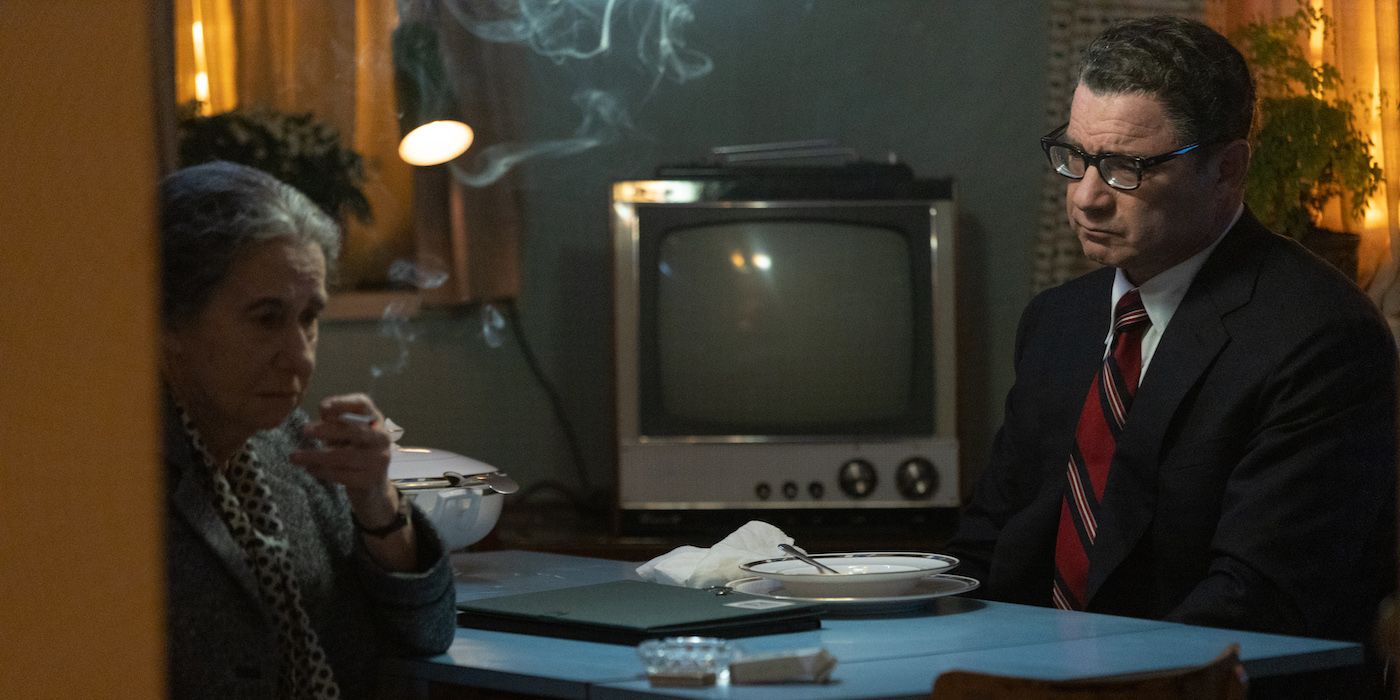 Helen Mirren as Golda Meir and Liev Schreiber as Henry Kissinger in Golda. 