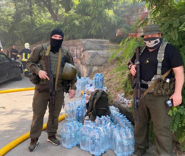 Допомога рятувальникам, військовим та цивільним