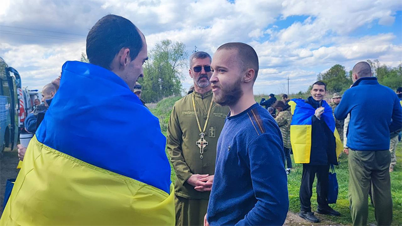 В усіх обмінах беруть участь військові капелани