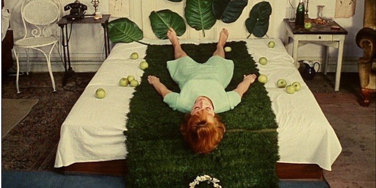 picture from the movie daisies
