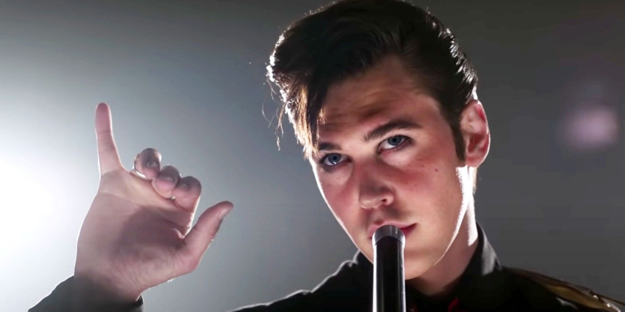 Elvis wiggles his finger