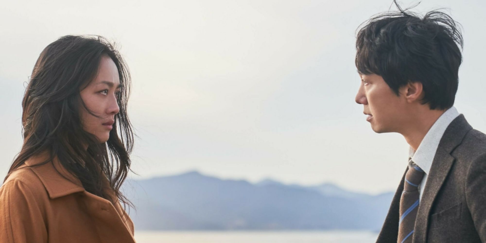 Man and woman look at each other in the decision to leave