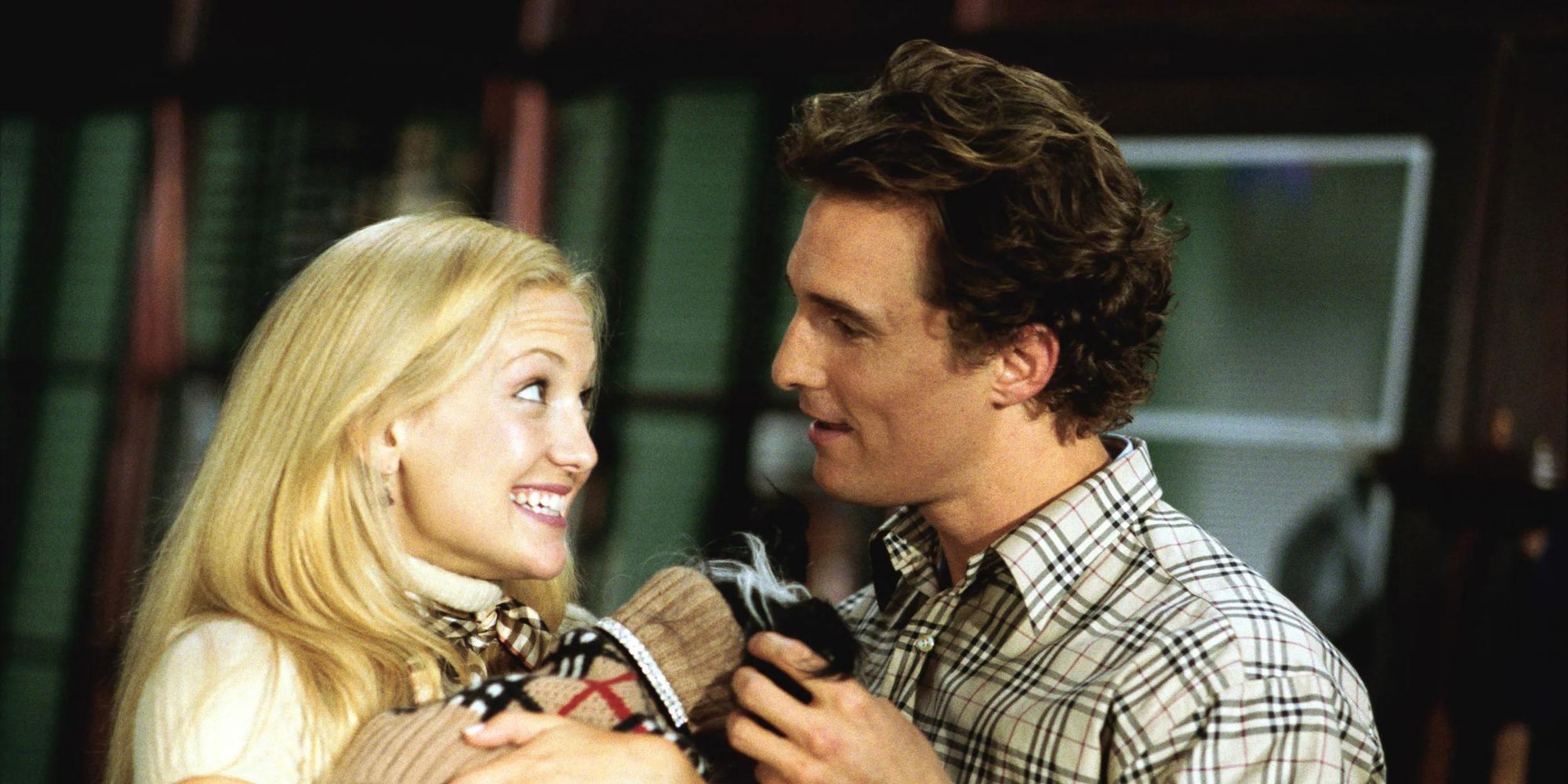 Kate Hudson as Andy and Matthew McConaughey Ben from How to Lose a Guy in 10 Days look at each other
