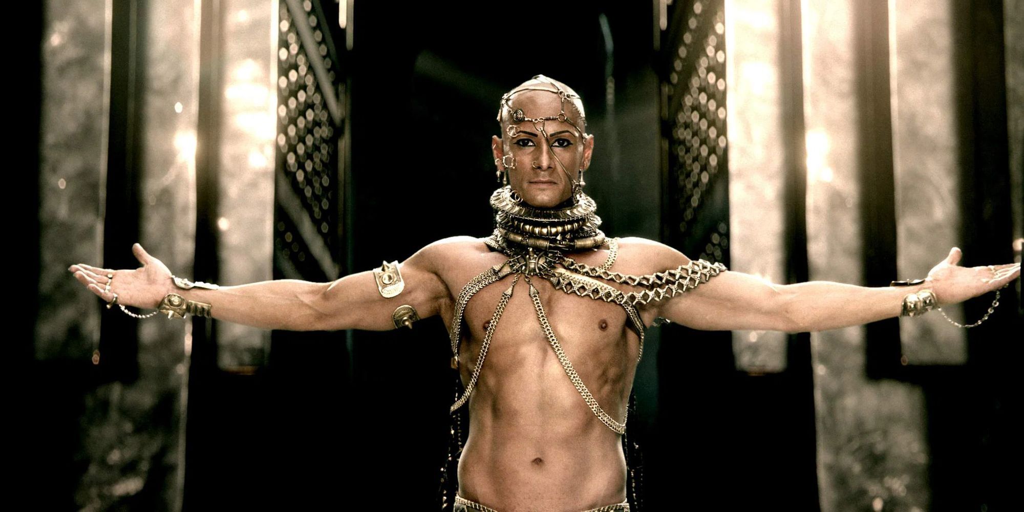 Xerxes I spread his arms wide in 300.