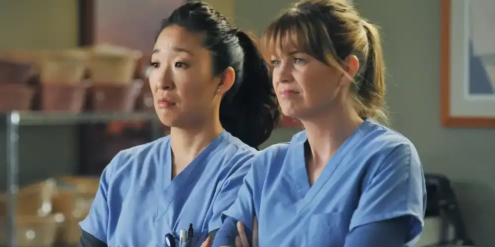 Christina and Meredith look confused in Grey's Anatomy.