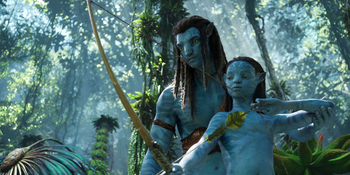 Jamie Flatters as Neteyama shooting an arrow in Avatar: The Way of the Water.