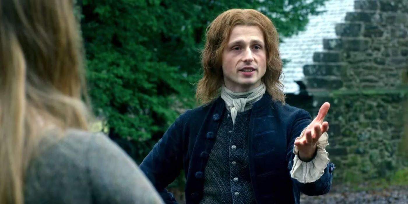 Simon Fraser, master of Lovat, in blue velvet in Outlander.